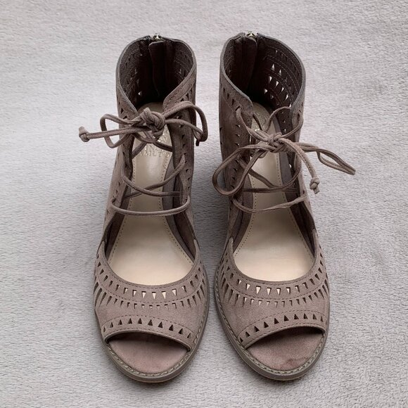 Vince Camuto Tarita Suede Leather Mesh Peep Toe Ankle Booties Sz8 - Picture 5 of 15